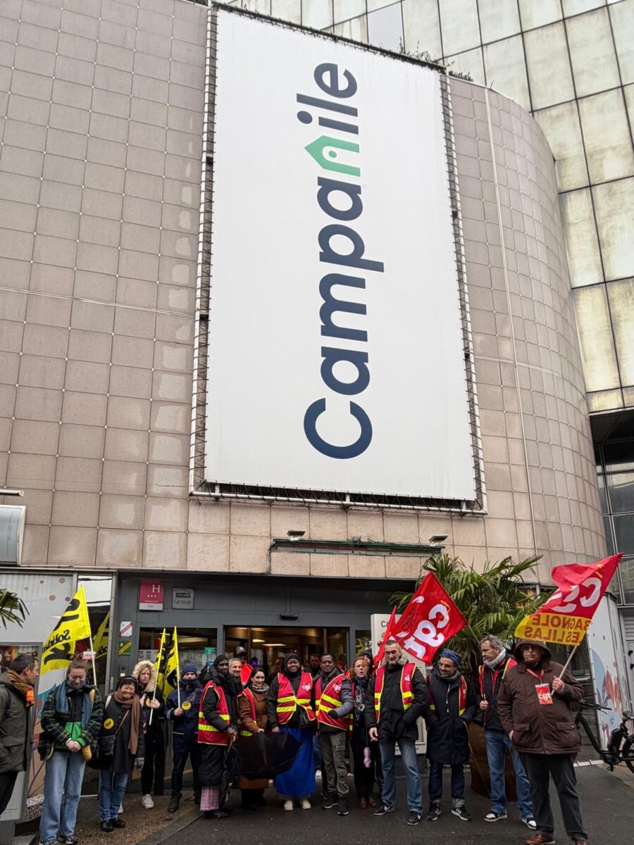Rassemblement soutien devant le Campanile de Bagnolet