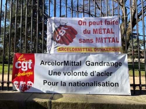 Banderole revendicative On peut faire du Métal sans Mital Logo rouge CGT avec un poing