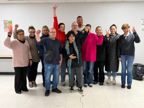 Groupe des territoriaux de Gennevilliers le poing levé